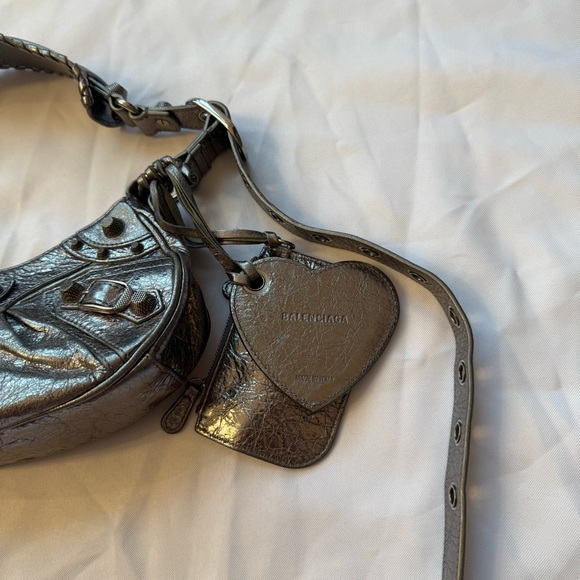BALENCIAGA WOMEN'S LE CAGOLE SHOULDER BAG XS IN SILVER - AUTHENTIC - Picture 4 of 14